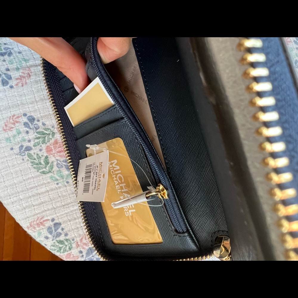 NWT Michael Kors Jetset wallet in navy - Picture 12 of 13